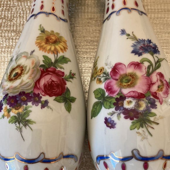HEIRLOOM by TOYO Vintage Vases set of 2 - Picture 5 of 8